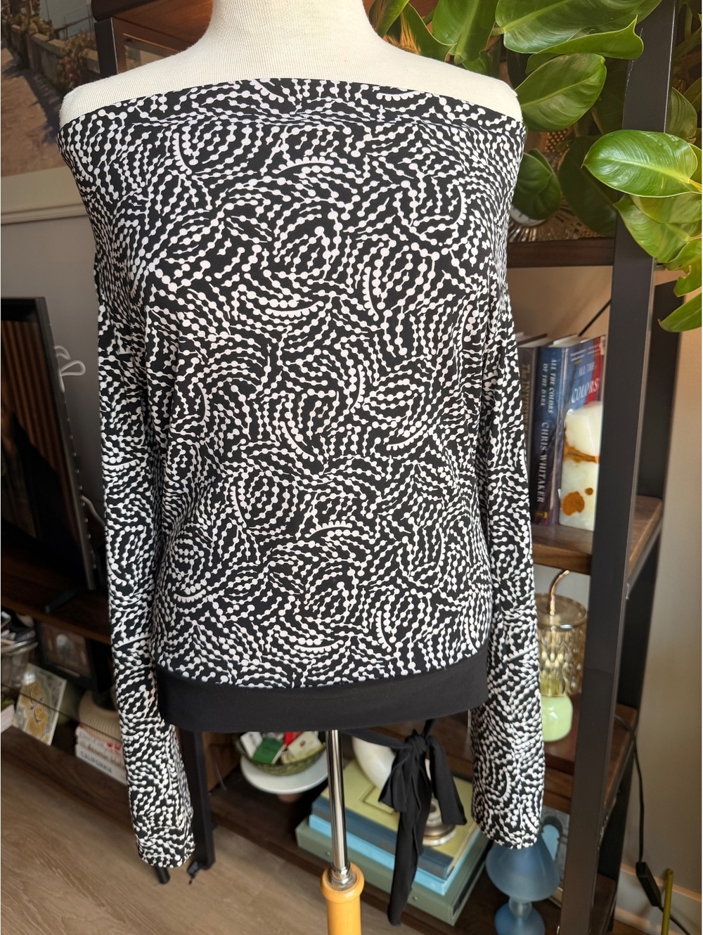 Vintage 90s Wrapper Black & White Off-Shoulder Long Sleeve Top Tie Detail Large
